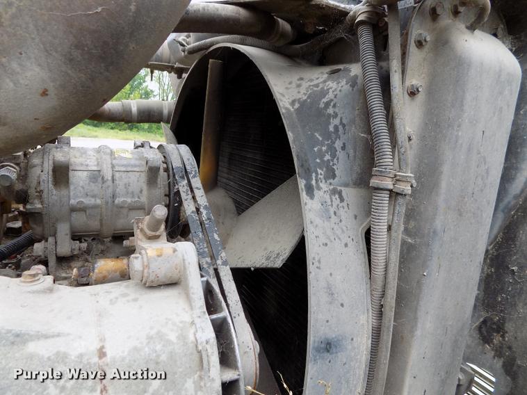 image for item DC7229 1990 Freightliner FLC11264T truck cab and chassis