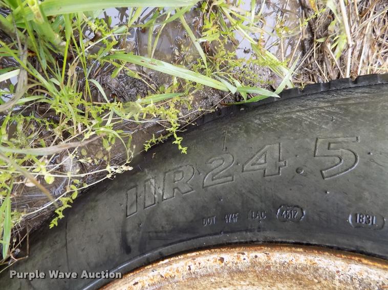 image for item DC7229 1990 Freightliner FLC11264T truck cab and chassis