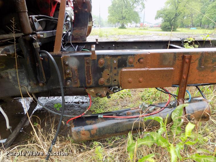 image for item DC7229 1990 Freightliner FLC11264T truck cab and chassis