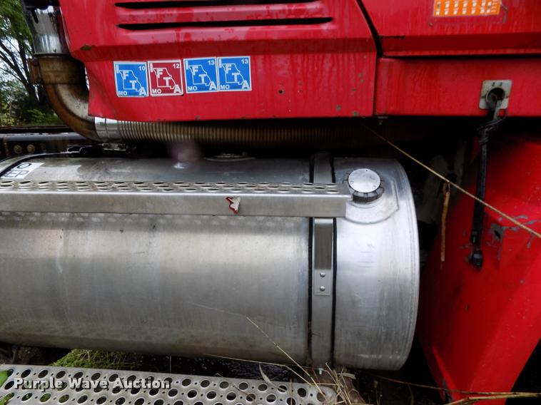 image for item DC7229 1990 Freightliner FLC11264T truck cab and chassis