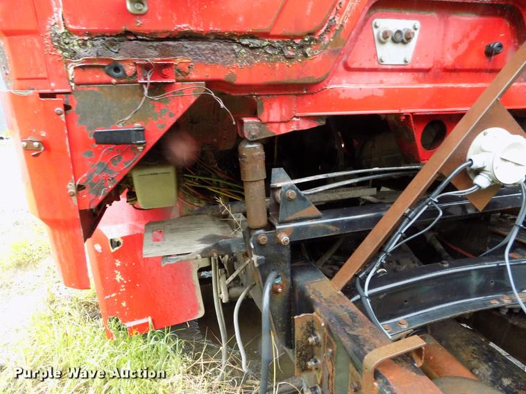 image for item DC7229 1990 Freightliner FLC11264T truck cab and chassis