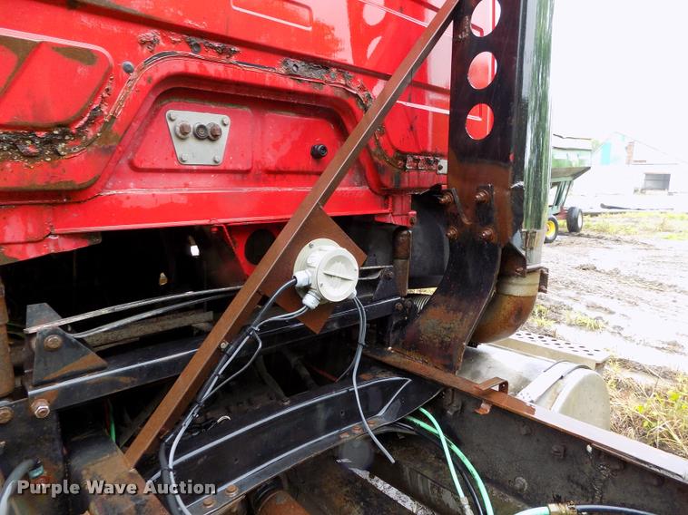 image for item DC7229 1990 Freightliner FLC11264T truck cab and chassis