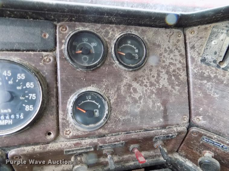 image for item DC7229 1990 Freightliner FLC11264T truck cab and chassis