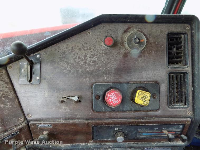 image for item DC7229 1990 Freightliner FLC11264T truck cab and chassis