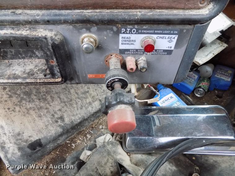 image for item DC7229 1990 Freightliner FLC11264T truck cab and chassis