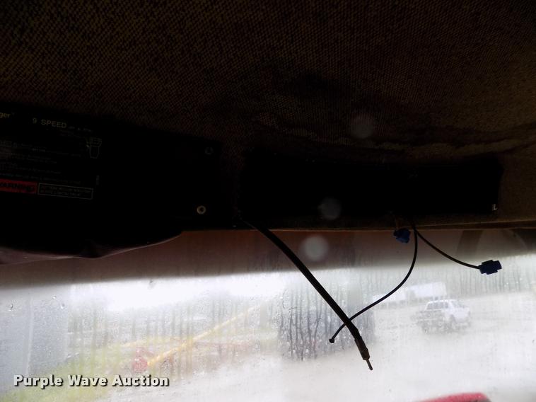 image for item DC7229 1990 Freightliner FLC11264T truck cab and chassis