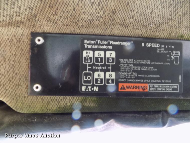 image for item DC7229 1990 Freightliner FLC11264T truck cab and chassis