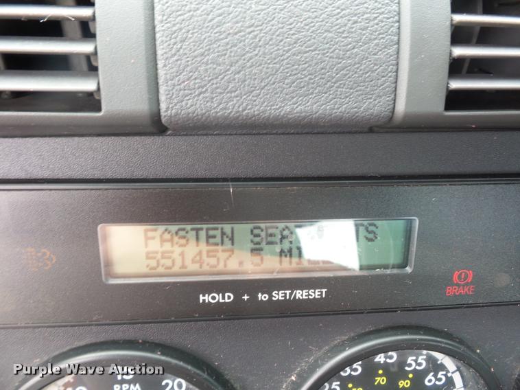 image for item DD9357 2011 Freightliner Cascadia semi truck