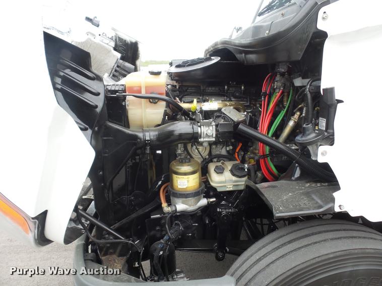 image for item DD9358 2011 Freightliner Cascadia semi truck