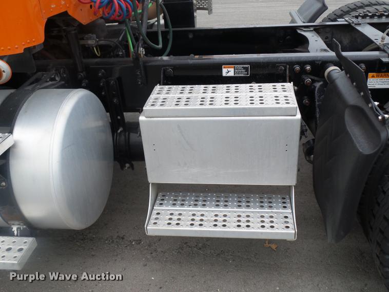 image for item DD9359 2009 Freightliner Columbia semi truck