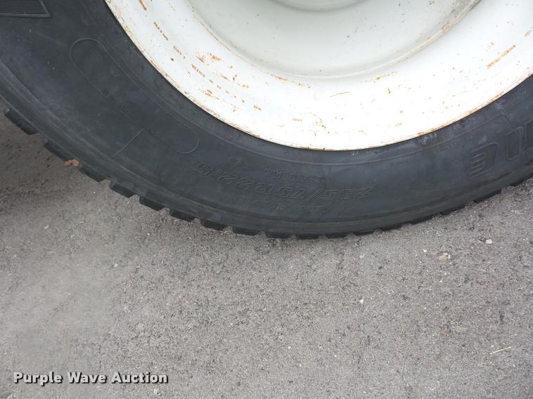 image for item DD9359 2009 Freightliner Columbia semi truck