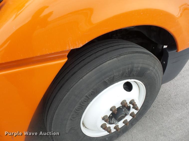 image for item DD9359 2009 Freightliner Columbia semi truck