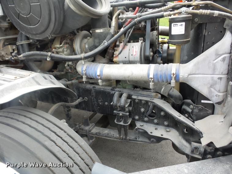 image for item DD9359 2009 Freightliner Columbia semi truck