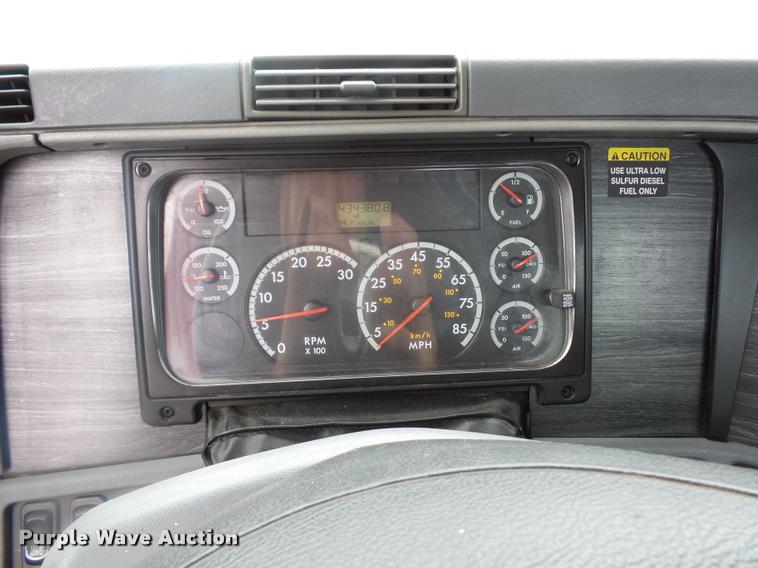 image for item DD9359 2009 Freightliner Columbia semi truck