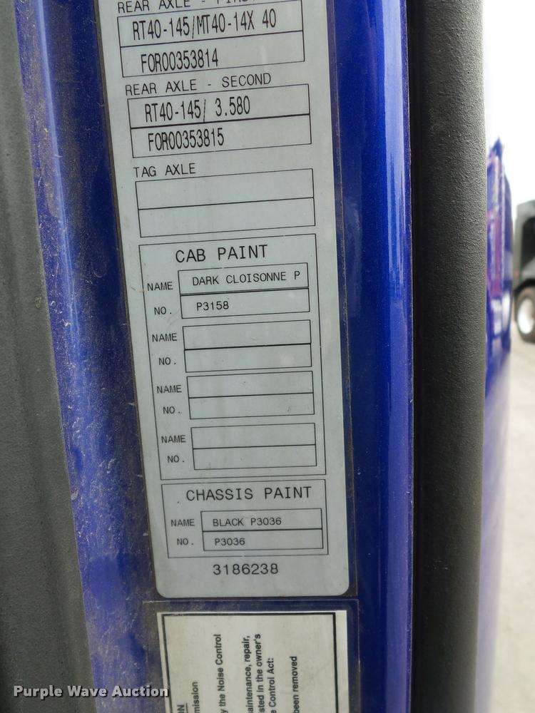 image for item DD9362 2007 Volvo VNL semi truck