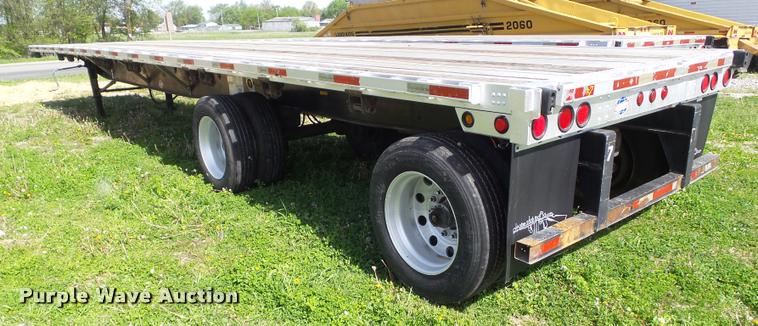image for item DH9254 2004 Utility Trailers flatbed trailer