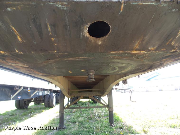 image for item DH9254 2004 Utility Trailers flatbed trailer
