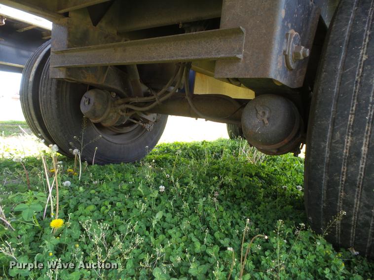 image for item DH9254 2004 Utility Trailers flatbed trailer