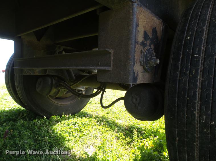 image for item DH9254 2004 Utility Trailers flatbed trailer