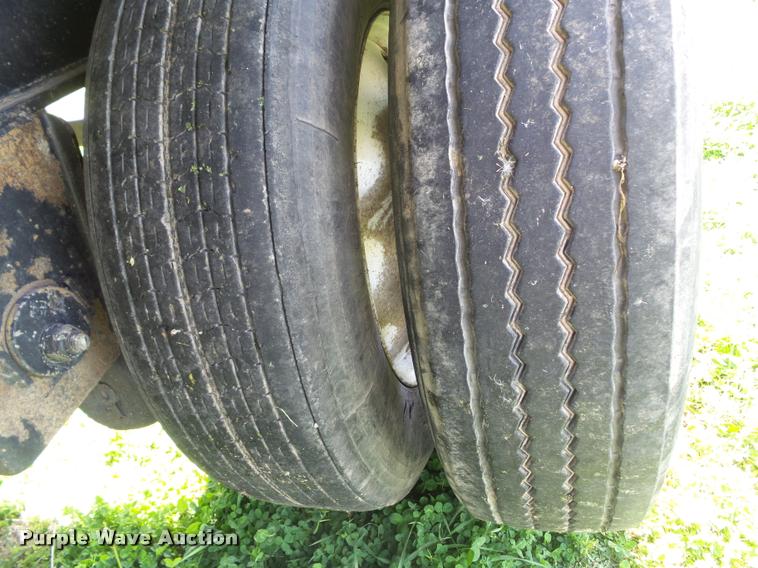 image for item DH9254 2004 Utility Trailers flatbed trailer