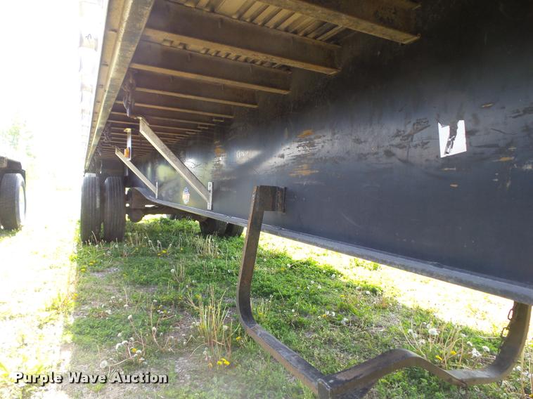 image for item DH9254 2004 Utility Trailers flatbed trailer