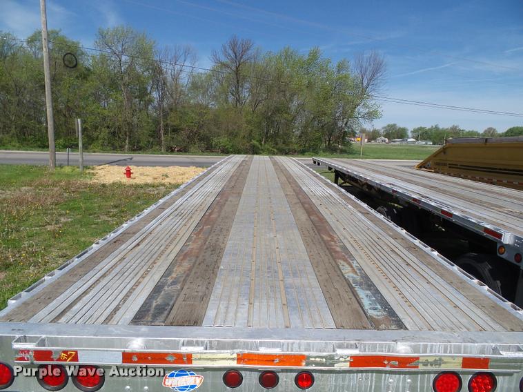image for item DH9254 2004 Utility Trailers flatbed trailer
