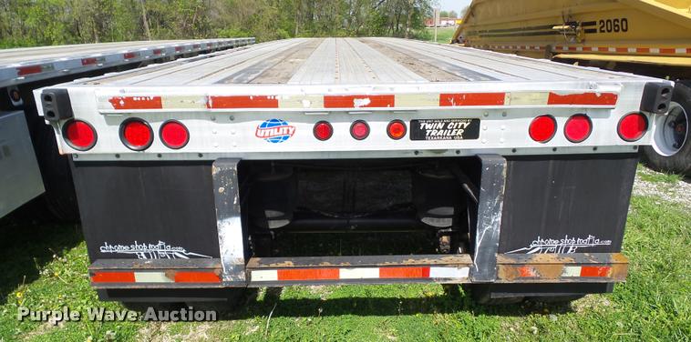 image for item DH9255 2004 Utility Trailers flatbed trailer