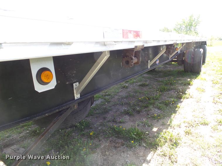 image for item DH9255 2004 Utility Trailers flatbed trailer