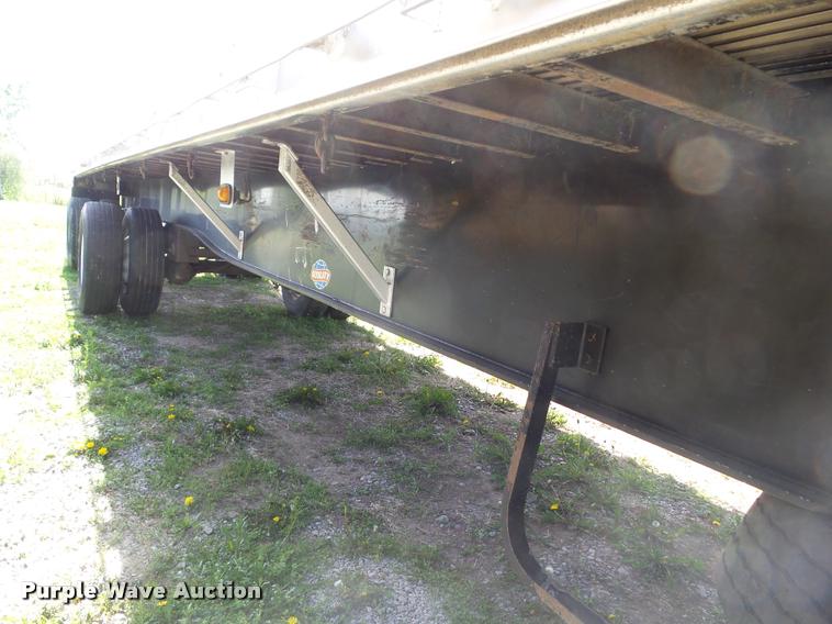 image for item DH9255 2004 Utility Trailers flatbed trailer