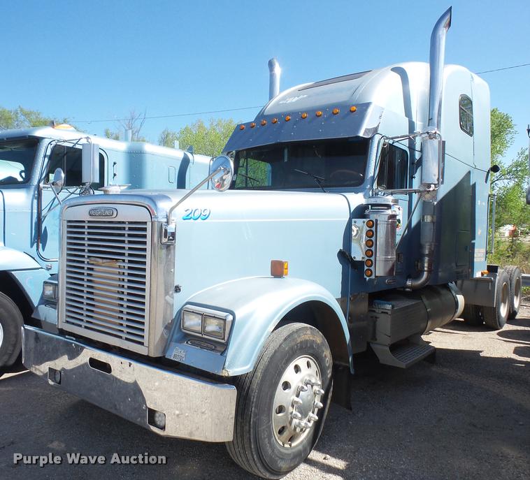 image for item F1997 1999 Freightliner FLD semi truck