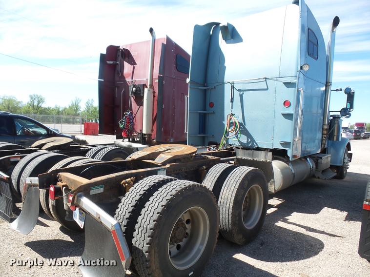 image for item F1997 1999 Freightliner FLD semi truck