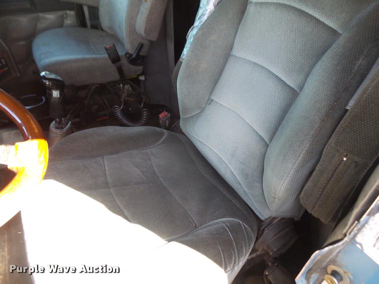 image for item F1997 1999 Freightliner FLD semi truck