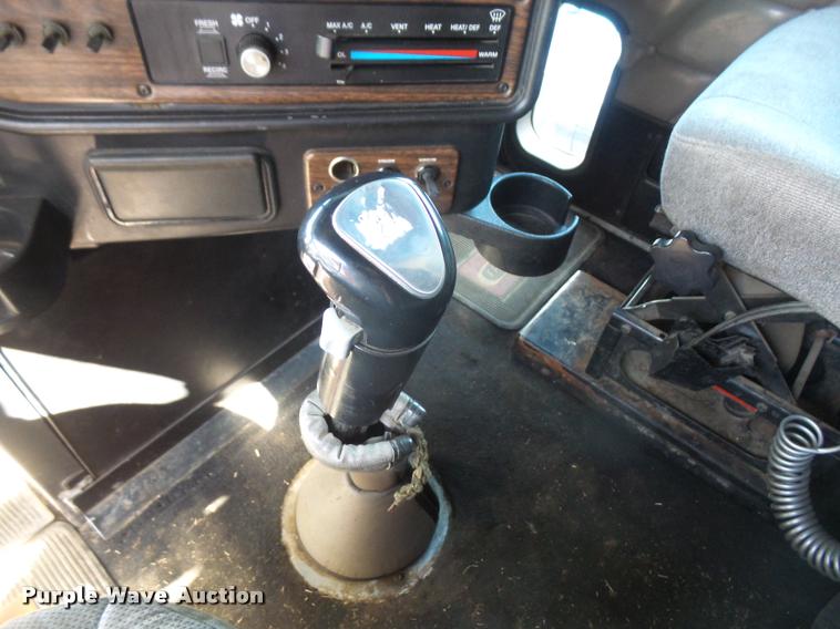 image for item F1997 1999 Freightliner FLD semi truck