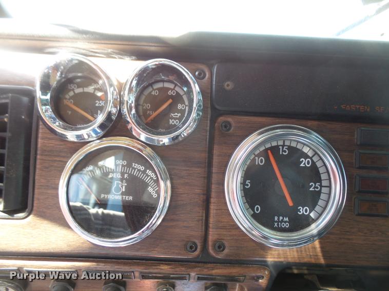 image for item F1997 1999 Freightliner FLD semi truck