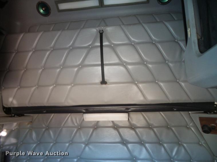 image for item F1997 1999 Freightliner FLD semi truck