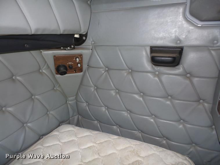 image for item F1997 1999 Freightliner FLD semi truck