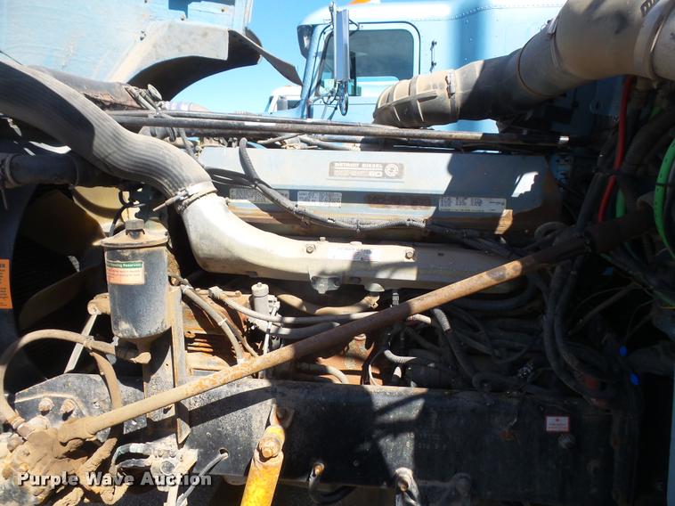 image for item F1997 1999 Freightliner FLD semi truck