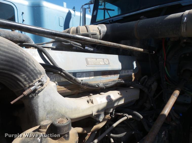 image for item F1997 1999 Freightliner FLD semi truck