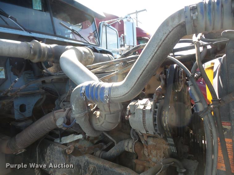 image for item F1997 1999 Freightliner FLD semi truck