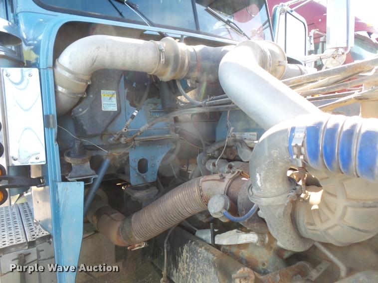 image for item F1997 1999 Freightliner FLD semi truck