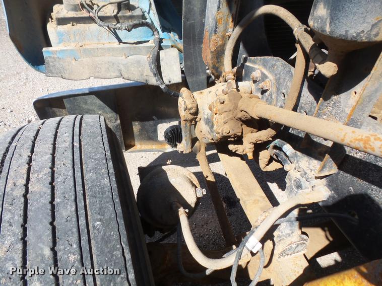 image for item F1997 1999 Freightliner FLD semi truck