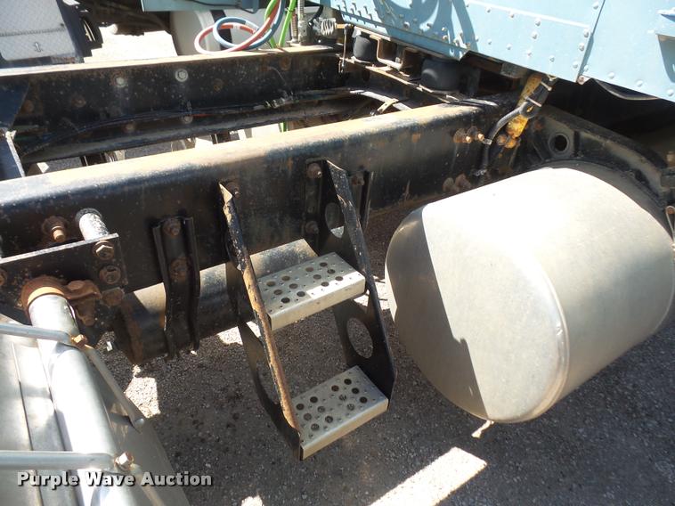 image for item F1997 1999 Freightliner FLD semi truck