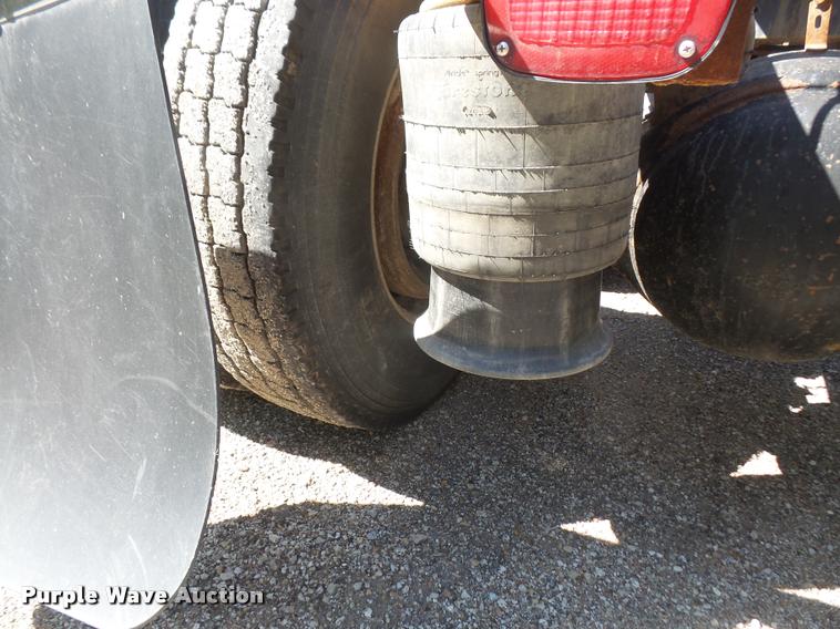 image for item F1997 1999 Freightliner FLD semi truck