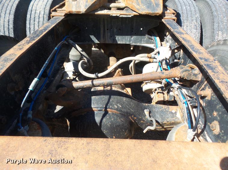 image for item F1997 1999 Freightliner FLD semi truck