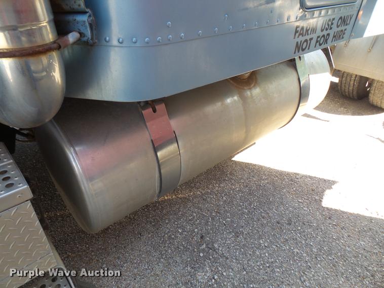 image for item F1997 1999 Freightliner FLD semi truck