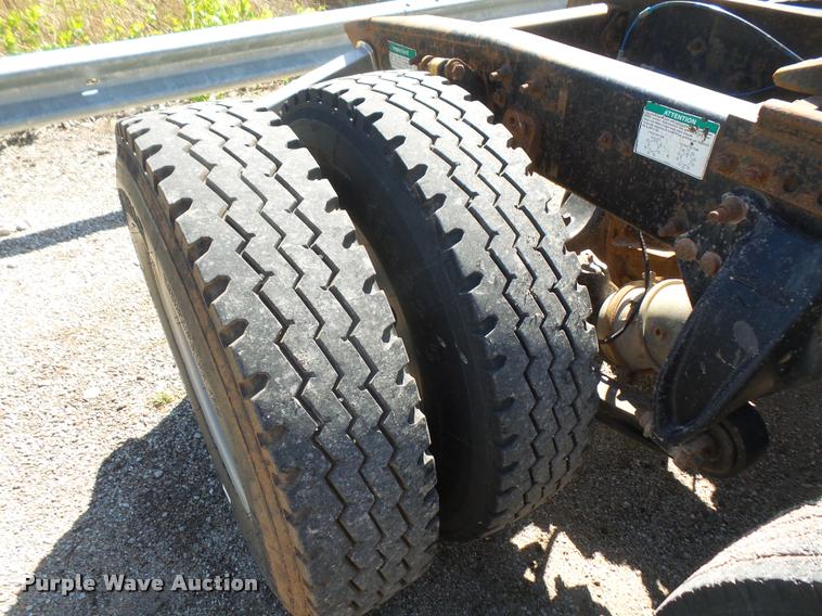 image for item F1997 1999 Freightliner FLD semi truck