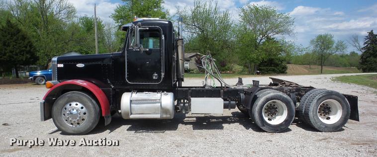 image for item J8641 1998 Peterbilt 379 semi truck