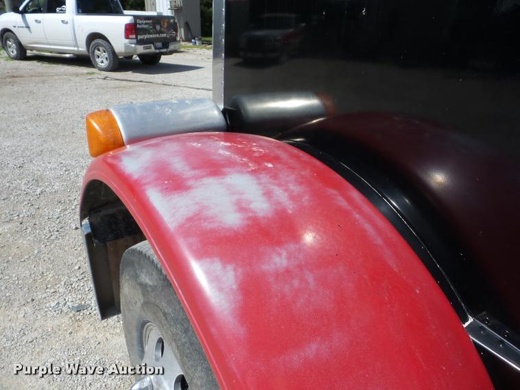 image for item J8641 1998 Peterbilt 379 semi truck