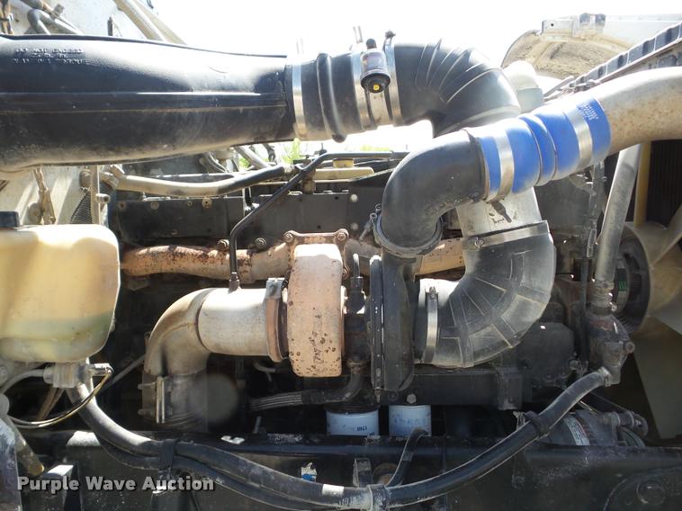 image for item J8641 1998 Peterbilt 379 semi truck