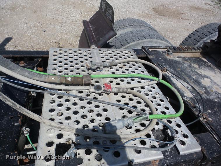 image for item J8641 1998 Peterbilt 379 semi truck